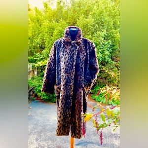 Vintage STYLE VI LTd. faux Fur long coat.